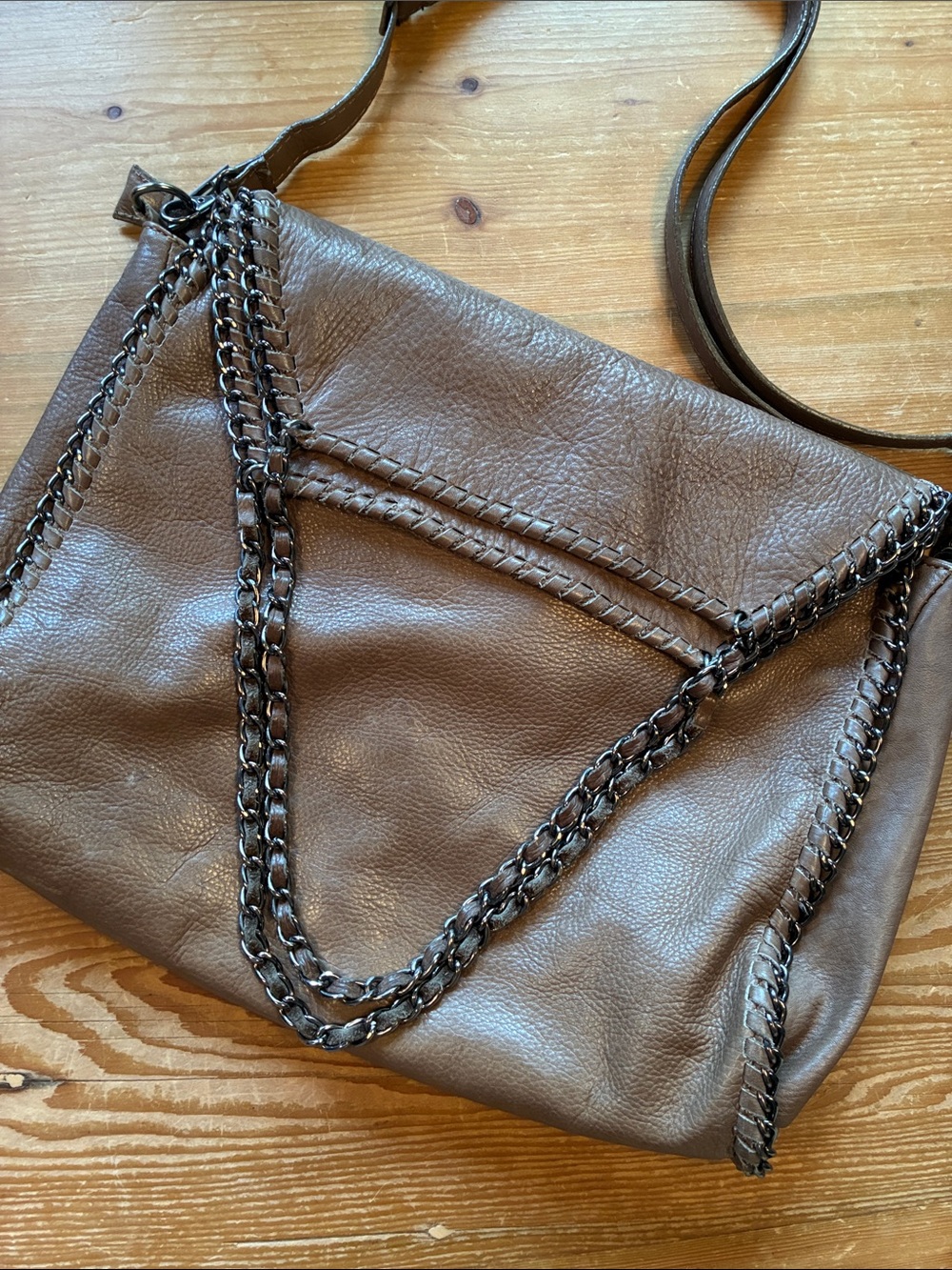 Lavorazione Brown Italian Leather Gunmetal Chain-Trim Crossbody Shoulder Bag